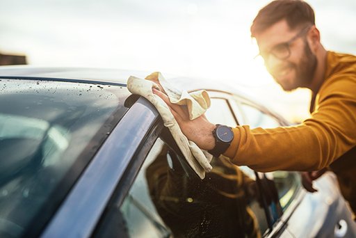 Beschlagene Scheiben: Tipps gegen Feuchtigkeit im Auto