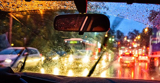 Ist Autofahren bei offenem Fenster oder mit Klimaanlage besser? - SWR Wissen