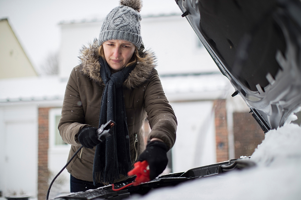 Autobatterie: Was hilft, wenn das Auto im Winter nicht startet?